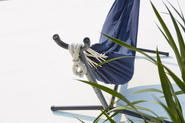 Lupo bleu : hamac sur pied 2,6 m avec toile en tissu polyester bleu